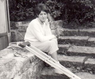 Petra Erbanová o berlích, důsledek střelného poranění ze srpnové okupace, podzim 1968, archiv Petry Erbanové